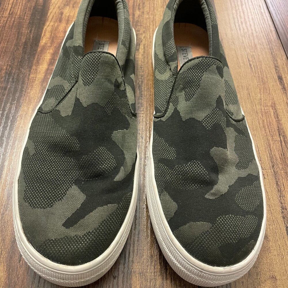 Steve Madden Camo Slip Ons